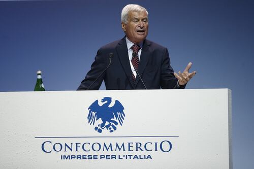 No di Confcommercio al salario minimo. "La soluzione resta il contratto nazionale"