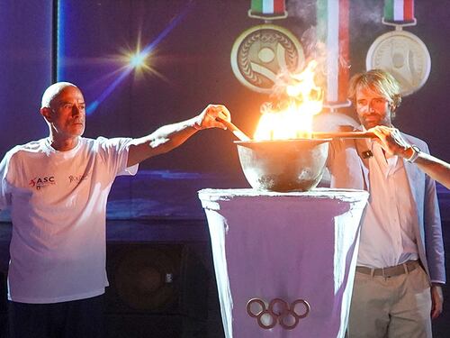 Rosolino accende la fiaccola delle olimpiadi over 50
