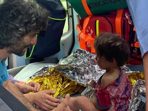 Mugello, ritrovato vivo il bambino scomparso: Nicola era finito in una scarpata