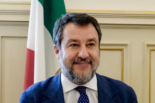 Campania, l'appello di Salvini: "Chi sta a casa è come votasse Fico"