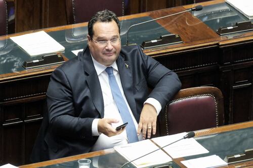 Pensioni, il governo va verso la conferma di quota 103. Sindacati furiosi