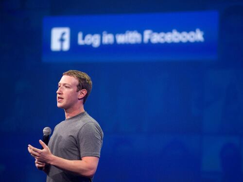 Cambridge Analytica si ferma dopo lo scandalo Facebook