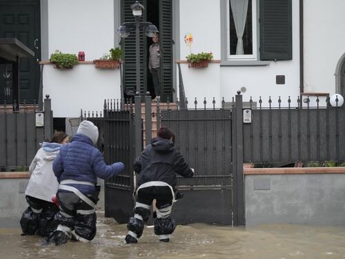 Ciaran si abbatte sulla Toscana: sette vittime e duecento sfollati