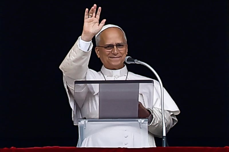 Papa Leone torna all’Angelus dopo l’intervento al polmone: “Ho sentito davvero il vostro sostegno”