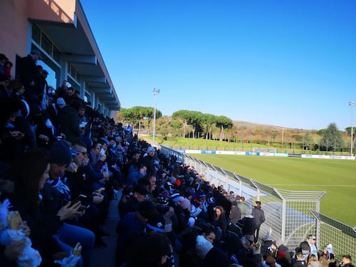 Lazio, festa grande a Formello. Cori e striscioni per Inzaghi & Co.