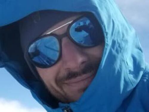 Precipita in montagna per 500 metri. Salvato l'alpinista italiano