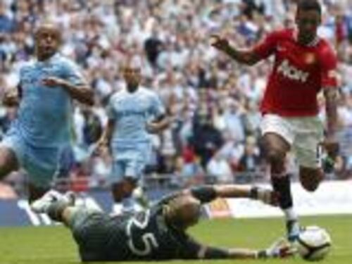 Rimonta choc e il Manchester United conquista il derby che vale la Supercoppa inglese