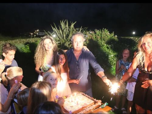 Vip e beach tennis per il baby compleanno d'eccezione