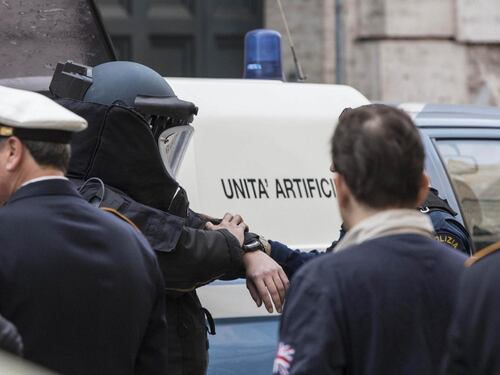 Pacco sospetto a Prati, allarme e paura in via dei Gracchi