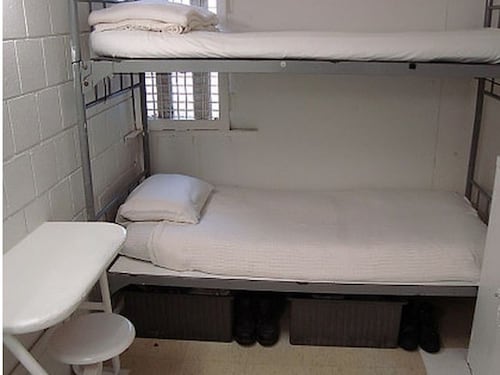 Tenta il suicidio in carcere a Frosinone. Detenuto salvato dai poliziotti
