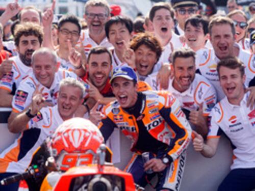 Clamoroso Marquez, alla Honda altri 4 anni