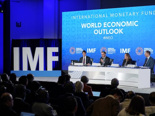 Pil, Italia in recessione nel 2023. Fmi: "Il peggio deve ancora venire"