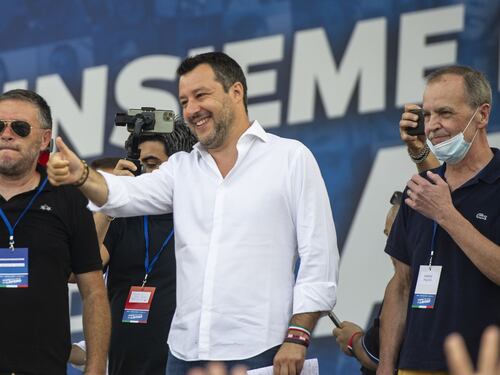 Le parole di Renzi contano zero. Matteo Salvini lo azzera