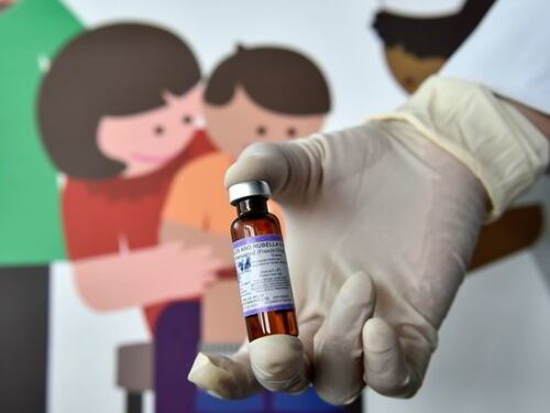 Vaccini, obbligo a scuola ma solo per il morbillo