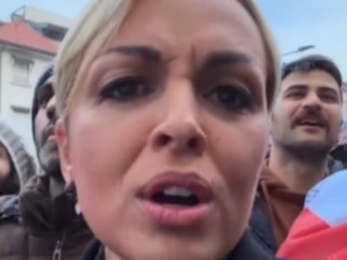 Francesca Pascale striglia i "fascisti rossi" silenti sull'Iran: video clamoroso