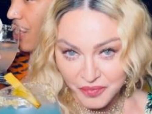 Madonna choc in Giamaica. Fuma marijuana alla sua festa
