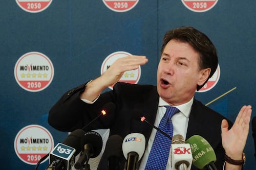 Reddito, per Conte non ha creato "divanisti". Ma i dati sono un disastro