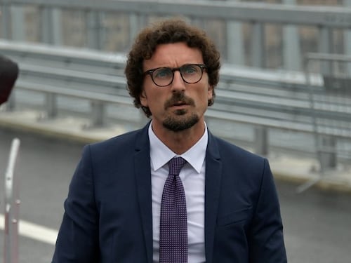 Boldi, Toninelli insulta Meloni: "Vittimismo". Il commento è un boomerang