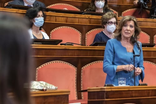 Senato, la Casellati si rimette all'Opera: l'omaggio a Carla Fracci a passo di danza