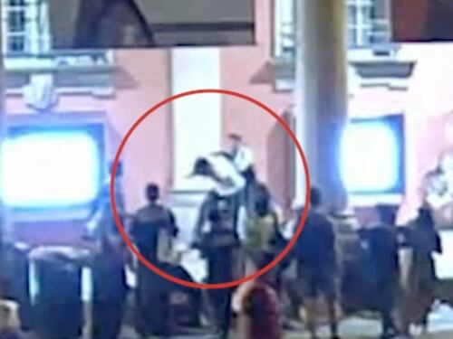 Calci e pugni agli studenti di destra, a Bologna 8 indagati per l’aggressione: “Vi uccidiamo”