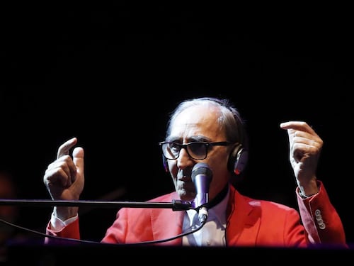 Franco Battiato cade in casa e si frattura femore e bacino