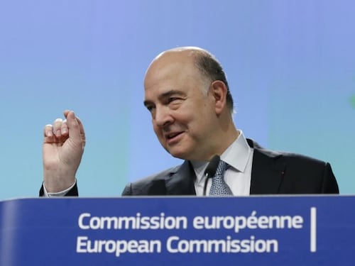 Moscovici: "Il voto in Italia è un rischio per l'Ue". Poi attacca Fontana e Di Maio