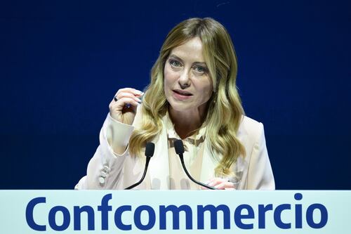 Meloni affonda la sinistra della patrimoniale: "Non siamo la Repubblica delle banane"