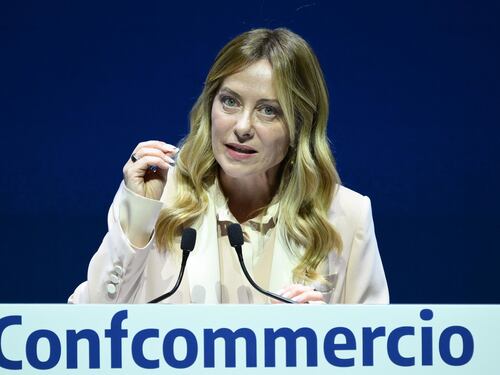 Meloni affonda la sinistra della patrimoniale: "Non siamo la Repubblica delle banane"
