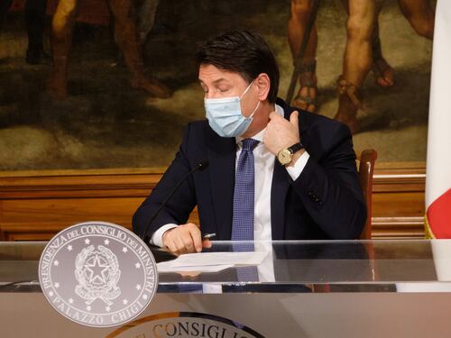 Basta messaggi alla nazione. Conte fa flop anche in tv