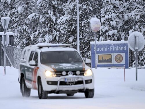 Migranti irregolari, la Finlandia chiude l'ultimo valico della frontiera con la Russia