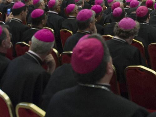 Trump taglia i fondi sui migranti e i vescovi cattolici gli fanno causa