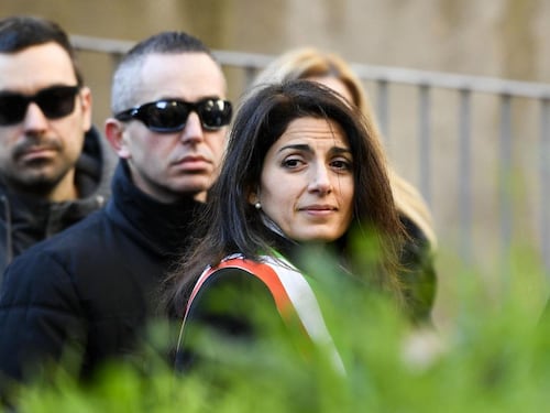Raggi prepara l’ennesimo rimpasto
