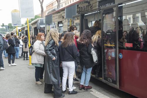 Sciopero, venerdì nero per i trasporti a Roma: a rischio treni e mezzi Atac