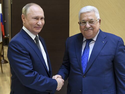 Medio Oriente, la Russia cerca di compattare i palestinesi: il piano di Putin