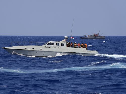 Migranti, 402 clandestini e un morto sulla Open Arms. Il gesto del trafficante