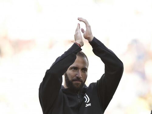 Tris Juve: Mandzukic, Dybala e Higuain stendono il Cagliari