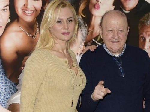 Tradimenti, foto e "spie". L'ultimo amore di Massimo Boldi è un Cinepanettone amaro