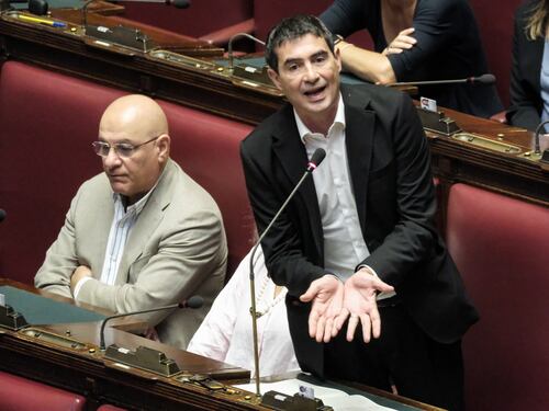Tasse, patrimoniale “nascosta” di Fratoianni. Il governo ci casca e poi rimedia