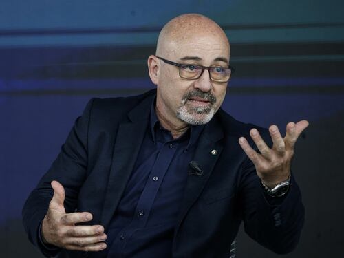 Stop a diesel e benzina, Roberto Cingolani frena sulle automobili elettriche