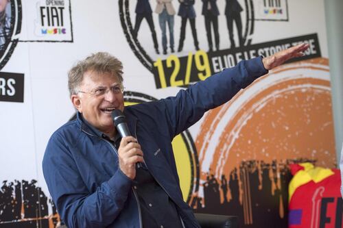 90 Special, tra Red Ronnie e Nicola Savino scoppia la guerra dei video