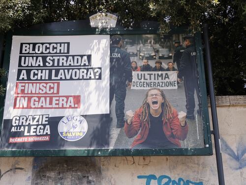 Manifesti rimossi, la Lega ha visto le carte: ma quali proteste dei cittadini, la richiesta è dell'assessore