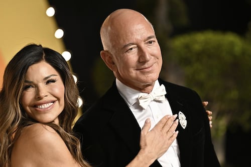 Jeff Bezos ha imparato la lezione, cosa prevede l'accordo pre-matrimonale con Lauren Sanchez