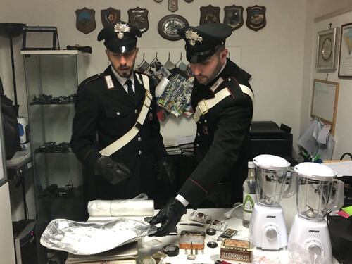 Entra nel Sert e minaccia con la pistola la guardia giurata. Arrestato bandito romano