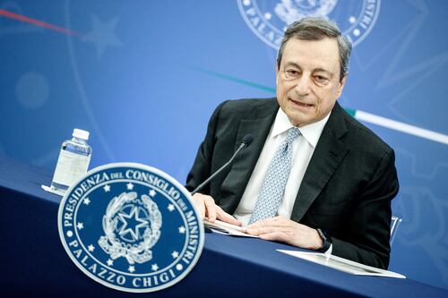 Mario Draghi stronca Conte: "Il governo con gli ultimatum non lavora". E annuncia il decreto di fine luglio