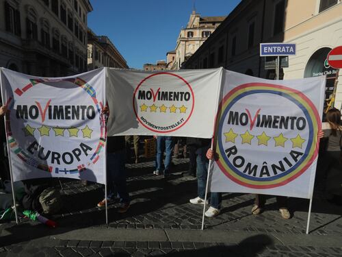 M5s, per dire no ai vitalizi arrivano pure dalla Romania