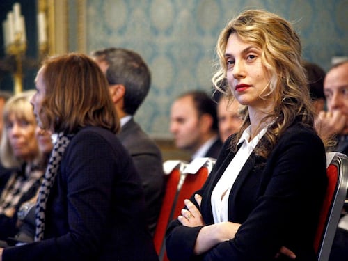 Contratto statali, firmato l'accordo: aumento di 85 euro al mese