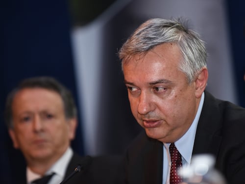 Molinari prova a conquistare Repubblica: soldi al "giornalista della settimana"