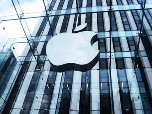 Nuovi iPhone con schermo curvo, arriveranno entro il 2014