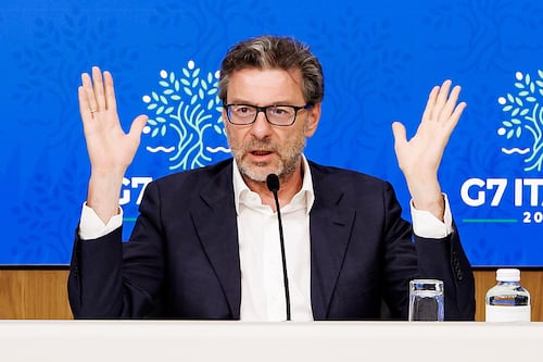 Il piano del Mef per le famiglie: "Nessuno stop a assegno unico senza Isee"