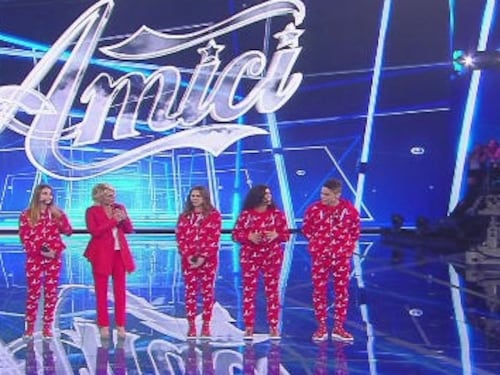 Amici 17, volano gli ascolti. Maria De Filippi massacra Fazio
